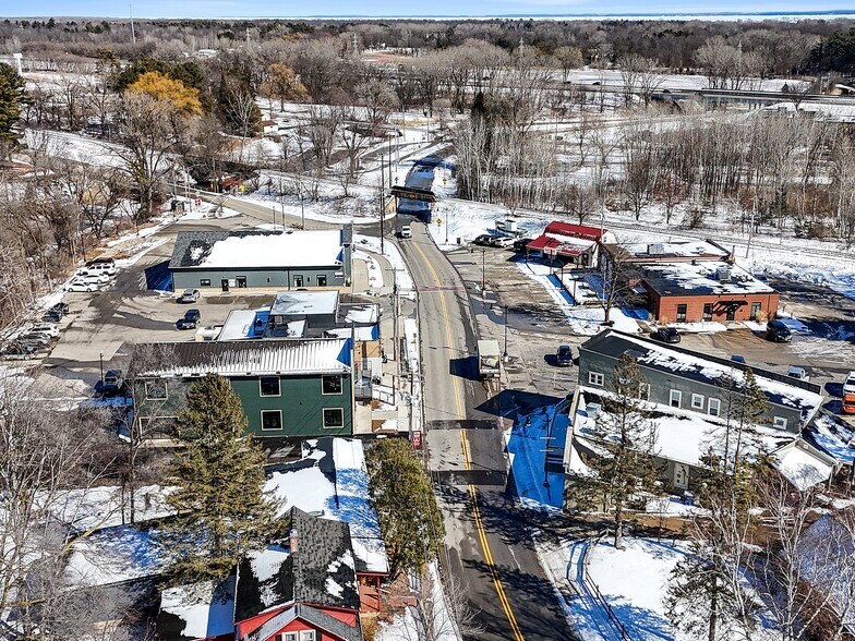 More Photos Of 1774 Riverside Dr, Suamico Freestanding For Lease