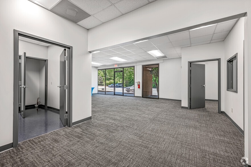 More Photos Of 3097 Presidential Dr, Atlanta Unknown For Lease