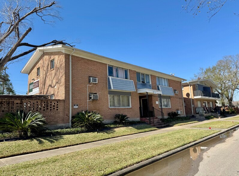 Primary Photo Of 2708-2712 Oakcliff St, Houston Apartments For Sale