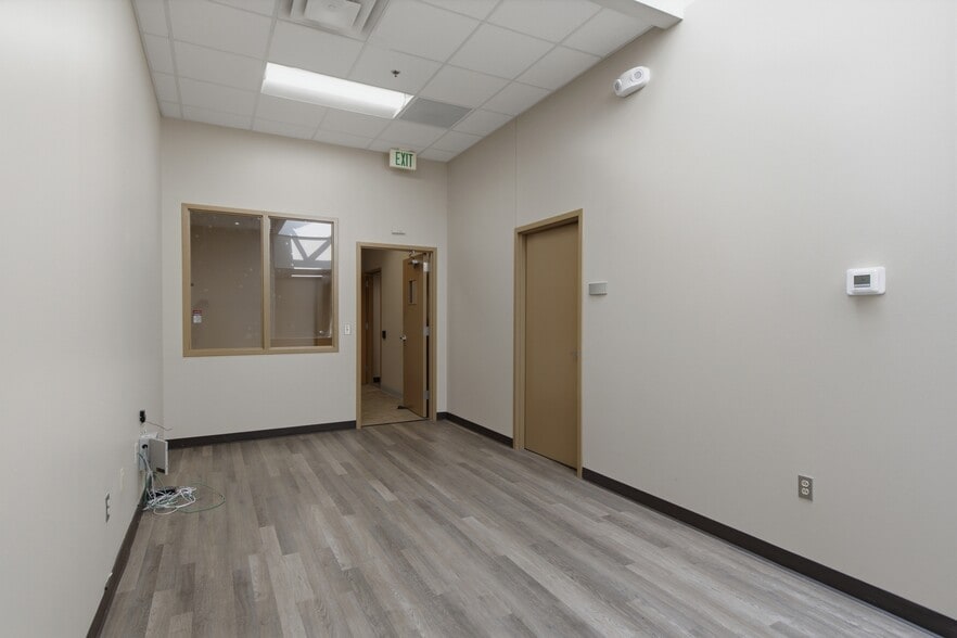 More Photos Of 421 Main St, Franklin Storefront Retail Office For Lease