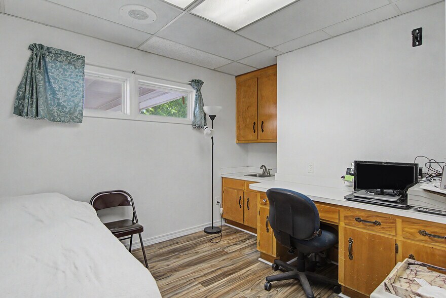 More Photos Of 71 Midtown Park W, Mobile Medical For Sale