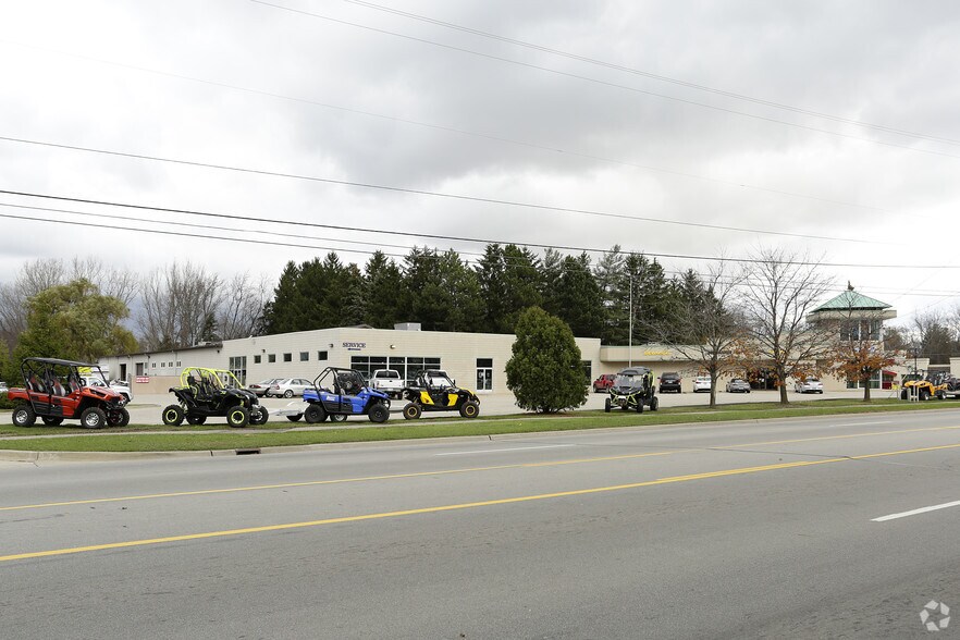 More Photos Of 2807 Lake Michigan Dr NW, Grand Rapids General Retail For Lease