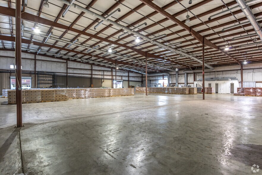 More Photos Of 25389 Blakely Rd, Arlington Warehouse For Lease