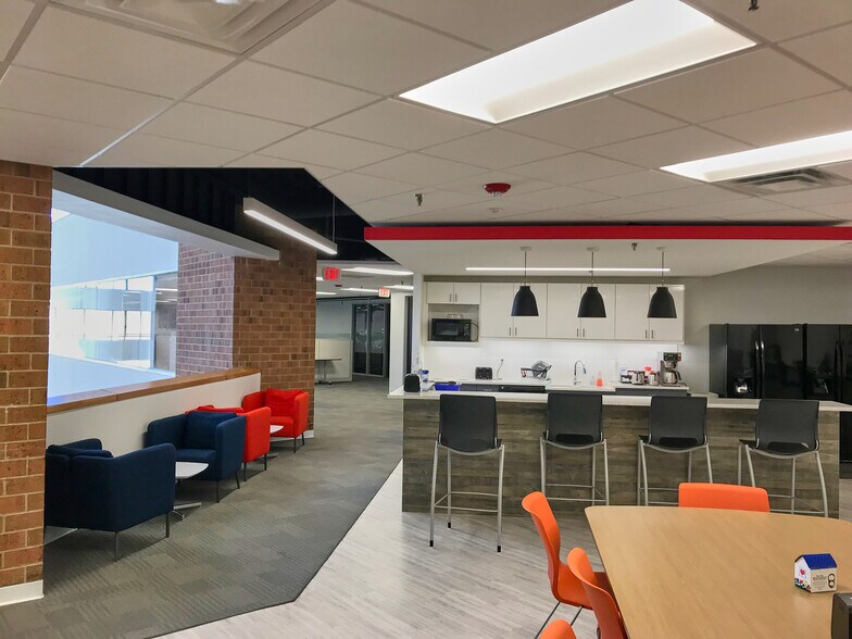 More Photos Of 101-115 W Washington St, Indianapolis Office For Lease