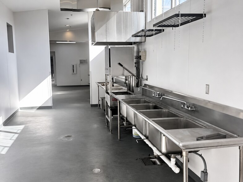 More Photos Of 2501 E President St, Savannah Food Processing For Lease