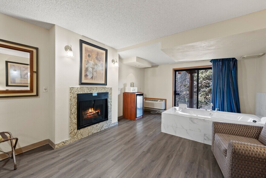 More Photos Of 3105 NE O. B. Riley Rd, Bend Hotel For Sale