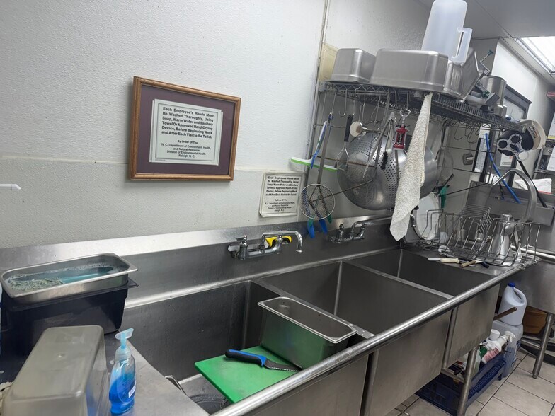 More Photos Of 1814 Mount Hope Chu Rd, Mc Leansville Restaurant For Lease