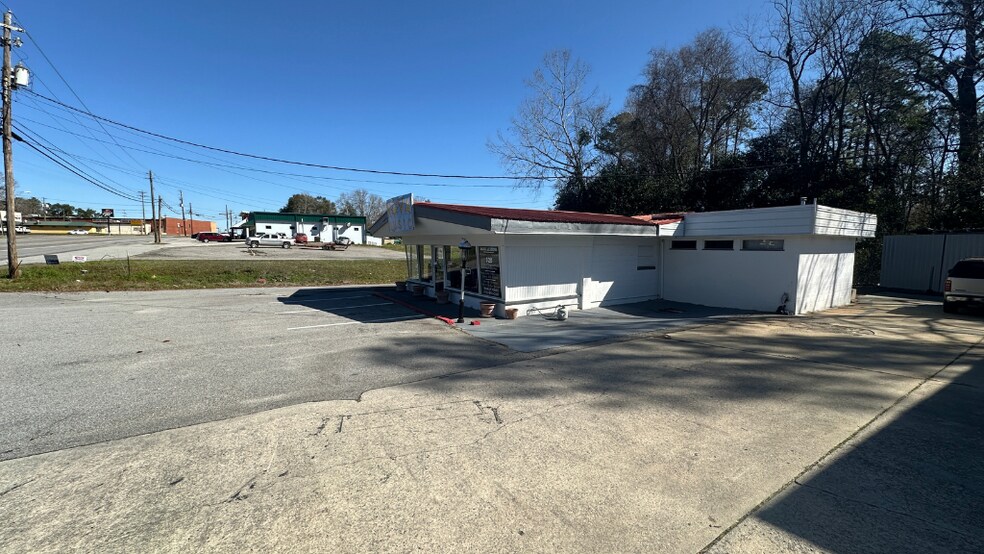 More Photos Of 613 W Ogeechee St, Sylvania Storefront For Sale