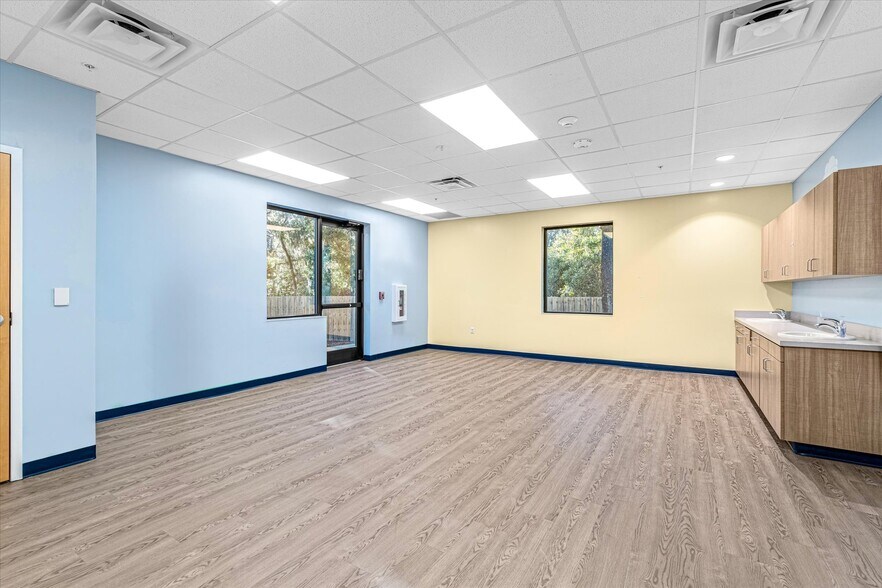 More Photos Of 481 Shores Blvd, Saint Augustine Daycare Center For Lease