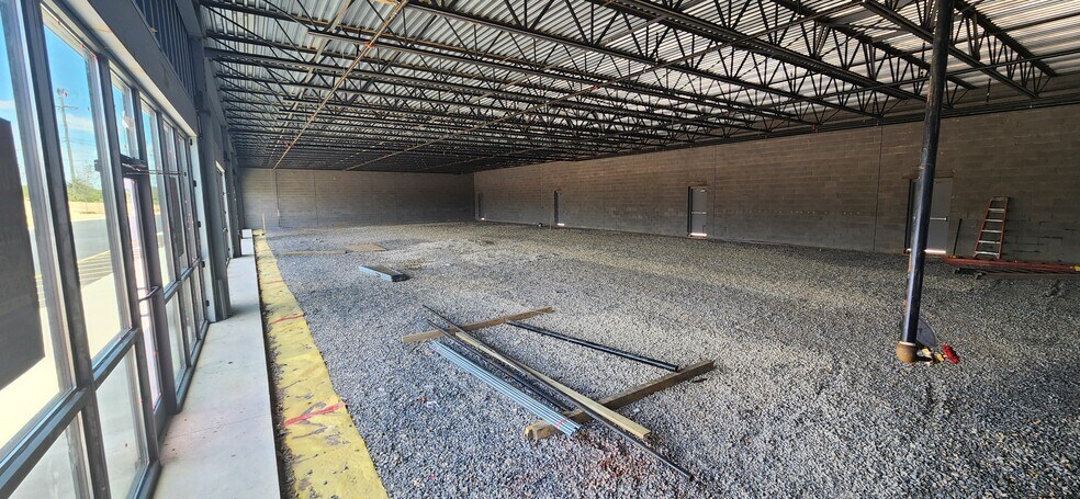 More Photos Of 1201 E Main St, Pulaski General Retail For Lease