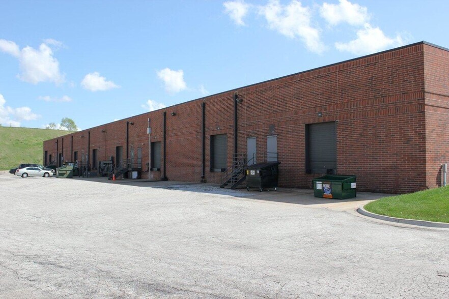 More Photos Of 100-132 Abbie Ave, Kansas City Light Manufacturing For Lease