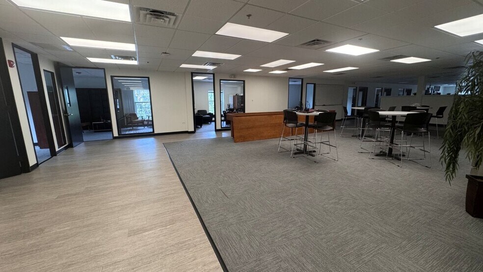 More Photos Of 1750 E Main St, St Charles Office For Sale
