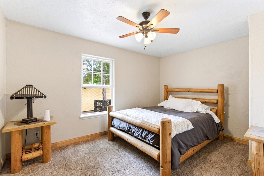 More Photos Of 615 Keleher Ave NW, Albuquerque Flex For Sale