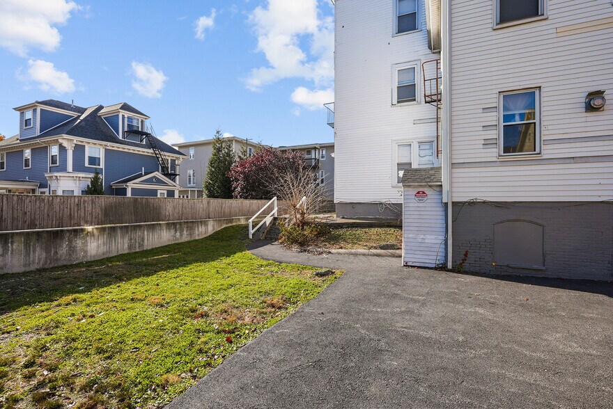 10 Nickerson St, Pawtucket, RI 02860 MultiFamily