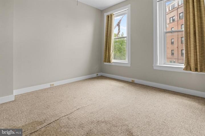 More Photos Of 2112 Fleet St, Baltimore Bar For Sale