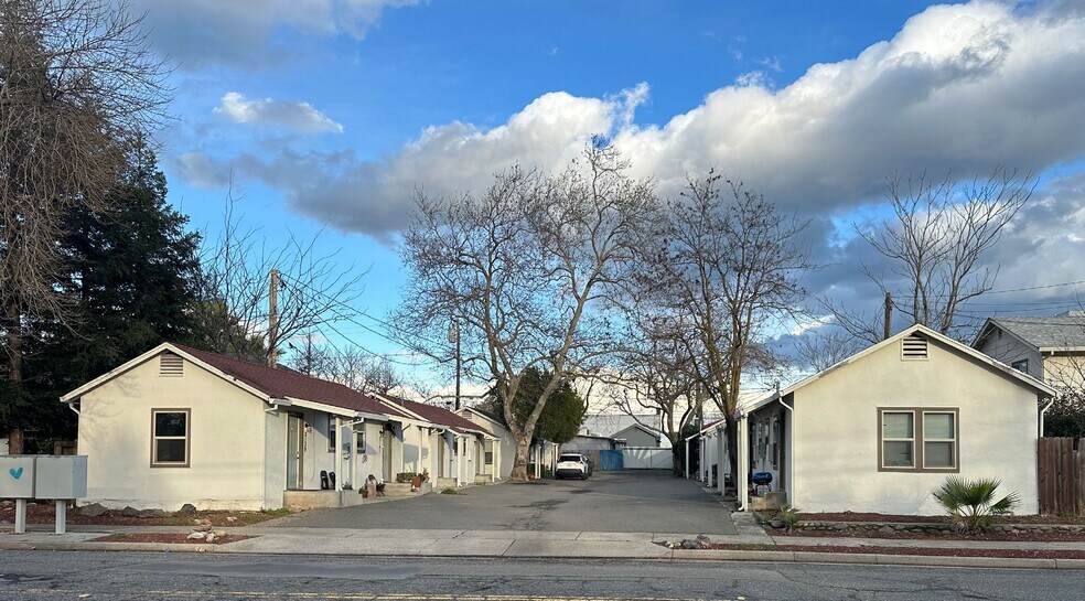 More Photos Of 2139-2159 California St, Redding Apartments For Sale