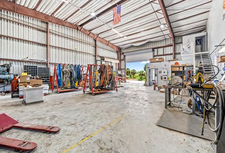 More Photos Of 936 Old Dixie Hwy, Vero Beach Warehouse For Lease