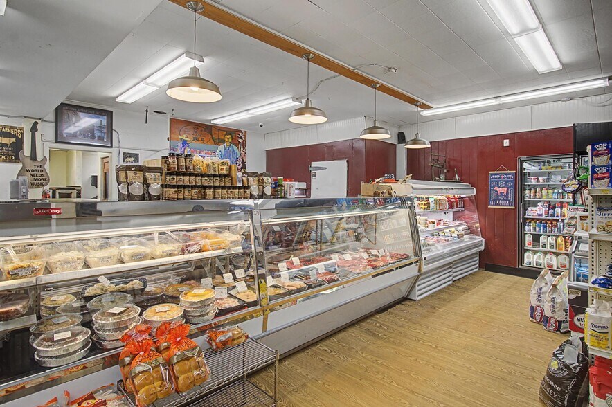 More Photos Of 23 Barlow St, St. Albans Town Convenience Store For Sale