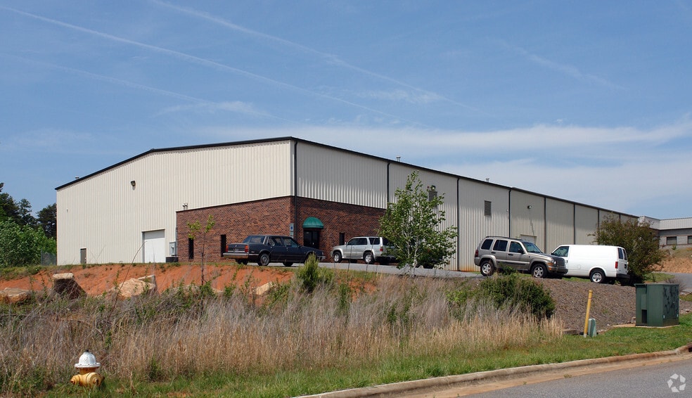 Primary Photo Of 645 11th Ave Blvd SE, Hickory Warehouse For Lease