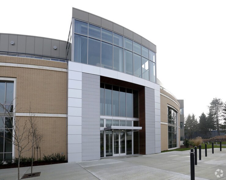 More Photos Of 5505 NE Moore Ct, Hillsboro Office For Sale