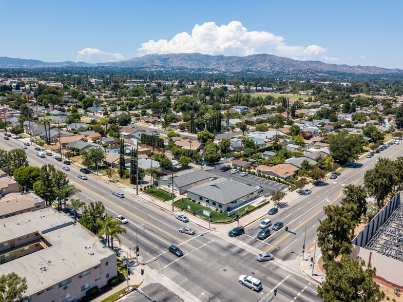 More Photos Of 16605 Devonshire St, Granada Hills Medical For Lease