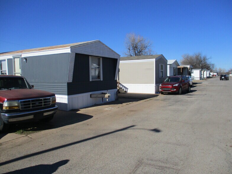 More Photos Of 56 Eastbrook Ter, Del City Manufactured Housing Mobile Home Park For Sale