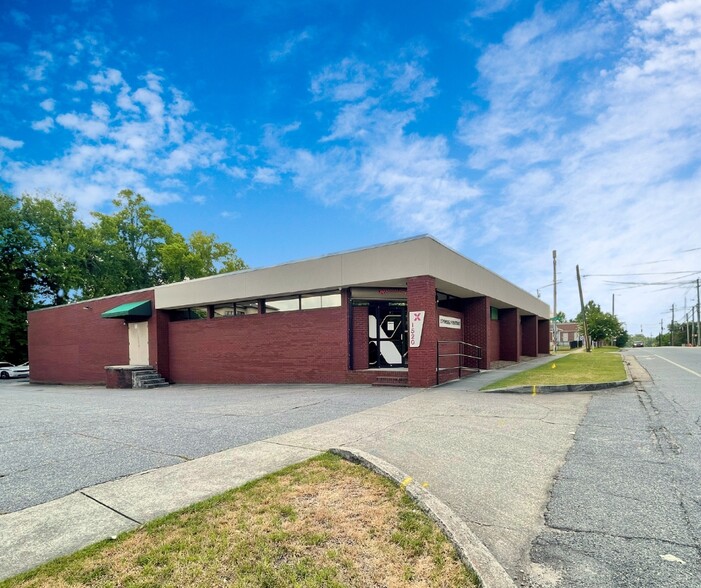 Primary Photo Of 1520 13th Ave, Columbus Light Manufacturing For Sale