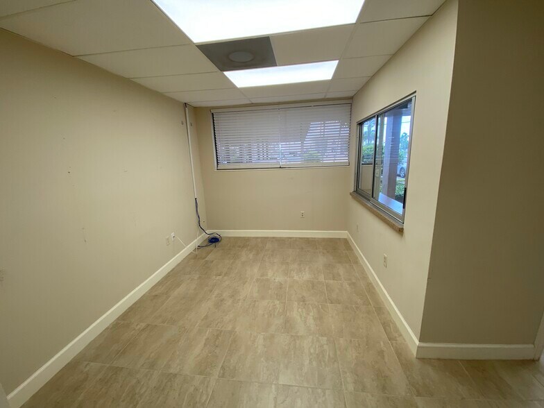 More Photos Of 2836-2854 SE Federal Hwy, Stuart Medical For Lease