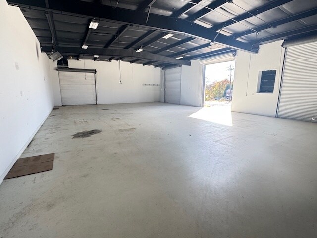 More Photos Of 6424 Church St, Douglasville Auto Repair For Lease