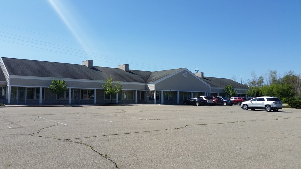 More Photos Of 121-133 W Lansing Rd, Potterville Medical For Lease