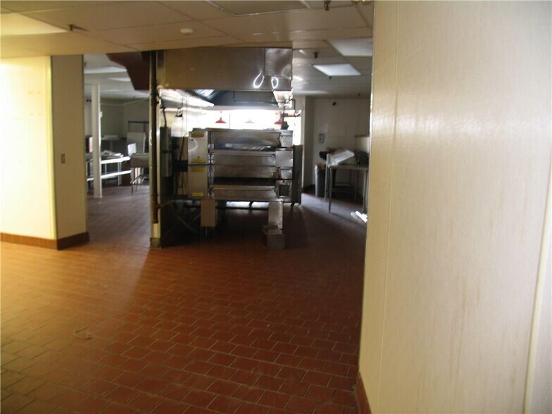 More Photos Of 845 N Main St, Providence Medical For Sale