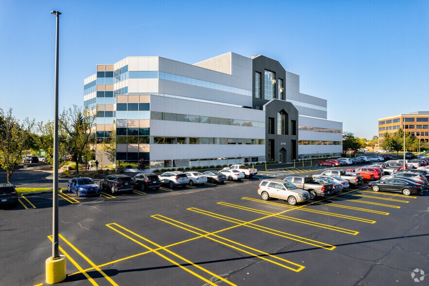 More Photos Of 2701 Cambridge Ct, Auburn Hills Office For Sale