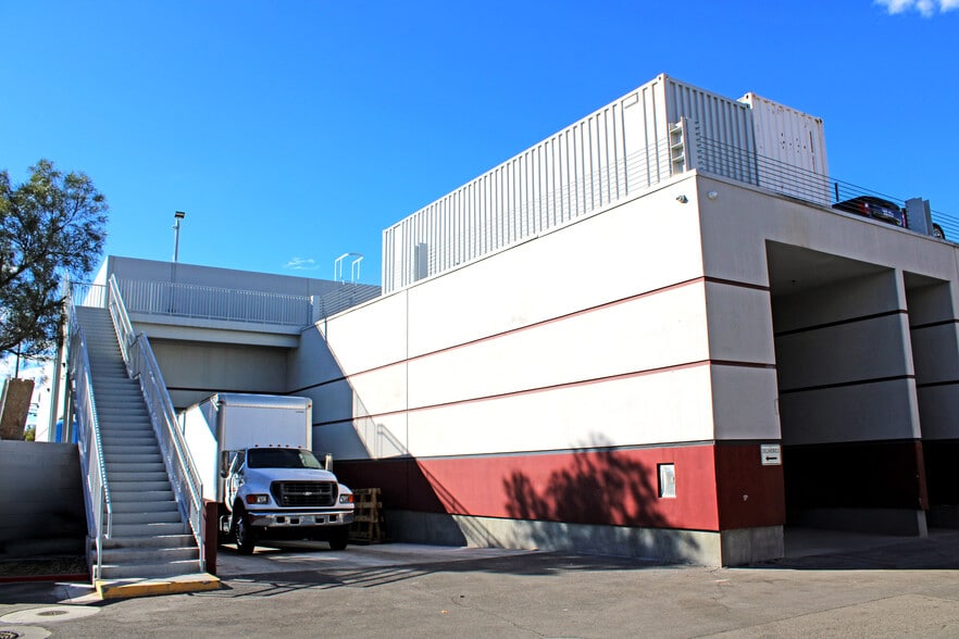 More Photos Of 6440 Polaris Ave, Las Vegas Manufacturing For Lease