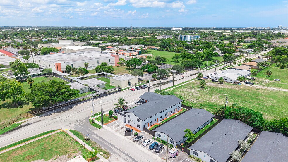 More Photos Of 940 NW 8th Ave, Pompano Beach Apartments For Sale