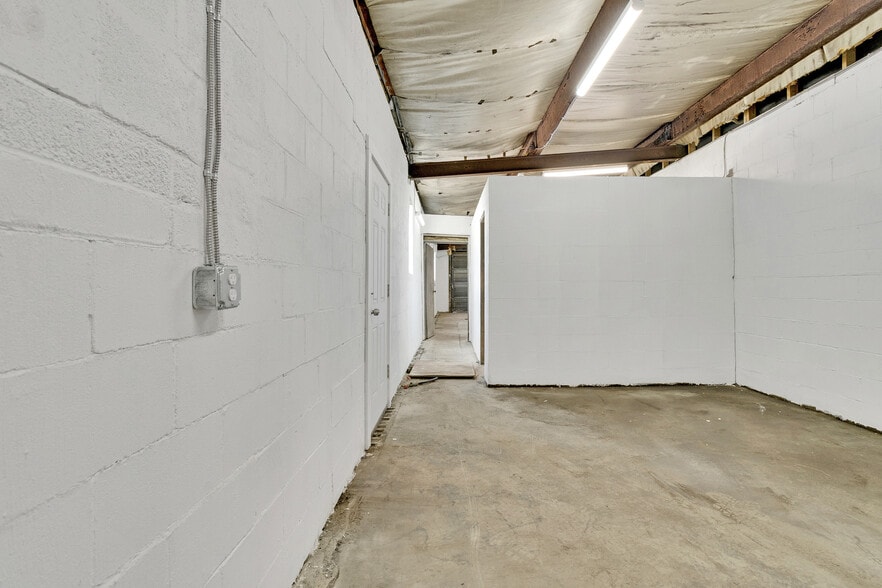 More Photos Of 65 Atlas Rd, Uniontown Manufacturing For Sale