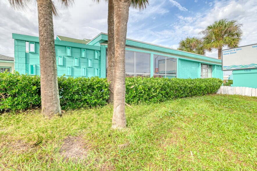 More Photos Of 1328 3rd St N, Jacksonville Beach Office For Lease