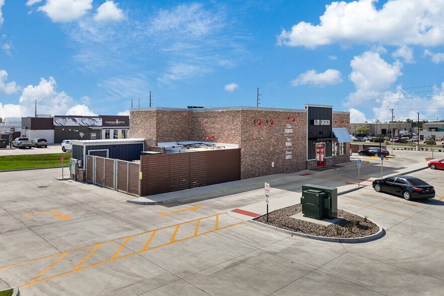 More Photos Of 965 SE Alices Rd, Waukee Fast Food For Sale