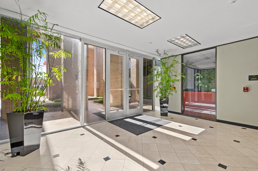 More Photos Of 1002 Gemini St, Houston Office For Lease