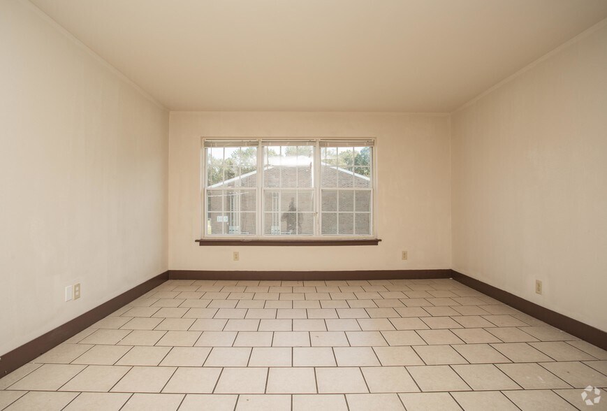 More Photos Of 1024 Day Street Rd, Montgomery Apartments For Sale