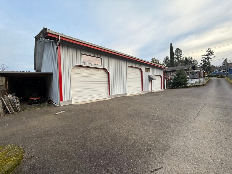 More Photos Of 3935 NE Everett St, Camas Specialty For Sale