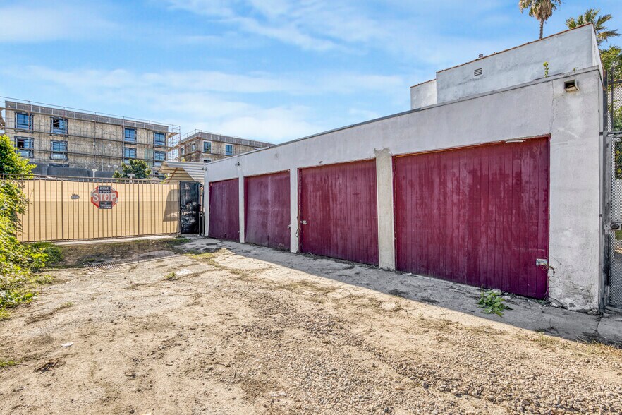 More Photos Of 1716 Magnolia Ave, Los Angeles Multifamily For Sale