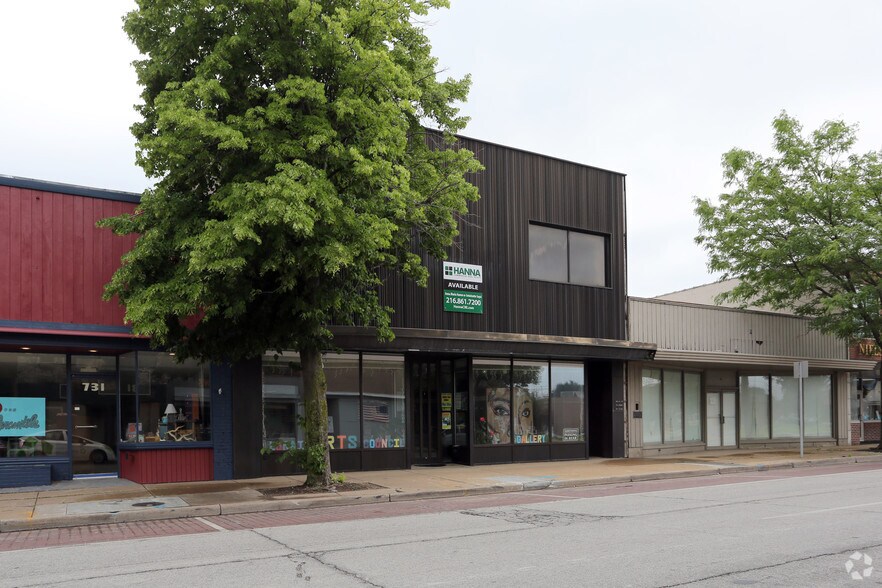 Primary Photo Of 737 Broadway St, Lorain General Retail For Lease