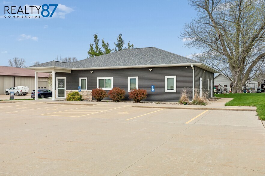 More Photos Of 131 Main St, Shellsburg Office For Sale