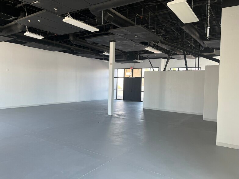 More Photos Of 4255 S Durango Dr, Las Vegas Freestanding For Lease