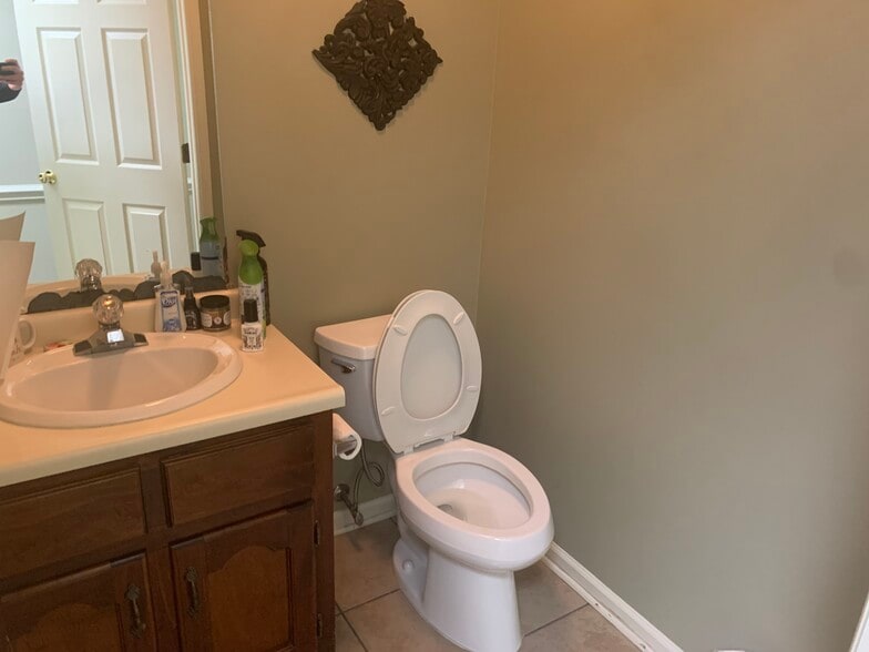 More Photos Of 1165 Cedar Shoals Dr, Athens Loft Creative Space For Sale