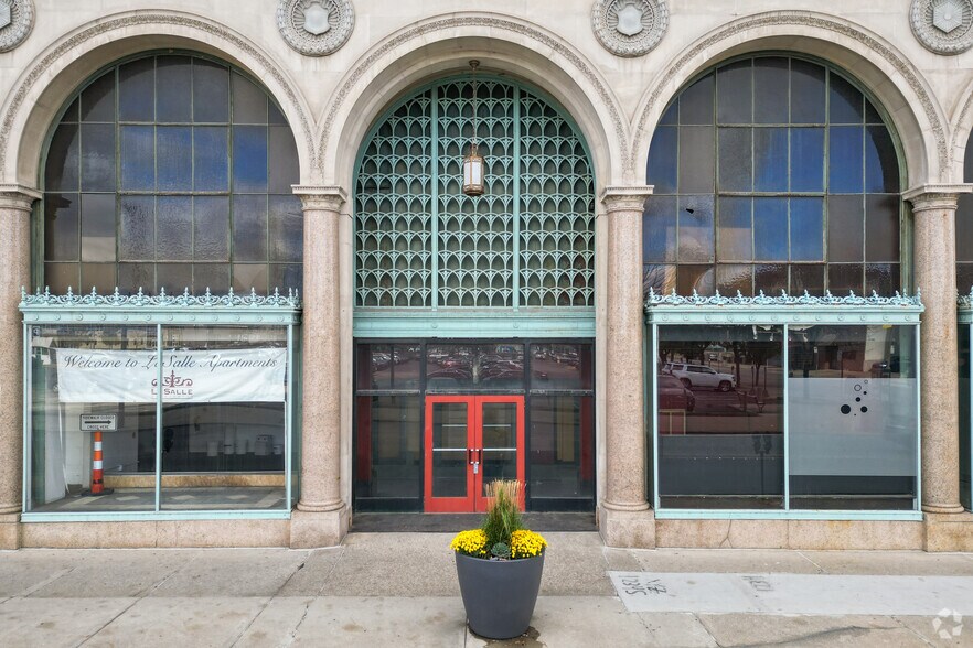 More Photos Of 513 Adams St, Toledo Apartments For Lease