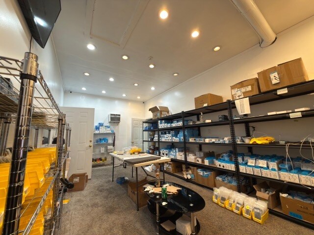 More Photos Of 250 E Cleveland Ave, Norwood Light Distribution For Sale