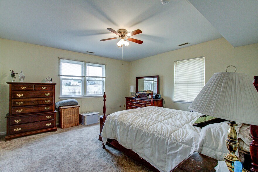 More Photos Of 3328 Huntingdon Pike, Huntingdon Valley Service For Sale