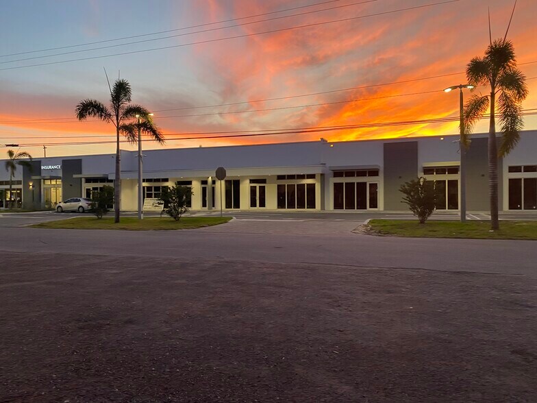 More Photos Of 11920 NW 87th Ct, Hialeah Gardens Storefront Retail Office For Lease