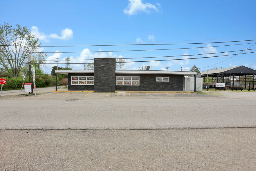 More Photos Of 609 Mill St, New Lexington Restaurant For Sale